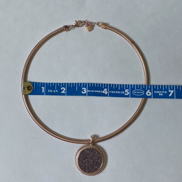 Elegant Gold Glitter Silver circle pendant necklace - Picture 6 of 7